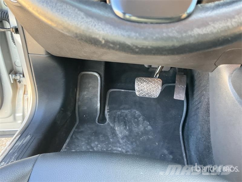 Mercedes-Benz GLB 180D 2WD SUV Kistehergépjárművek