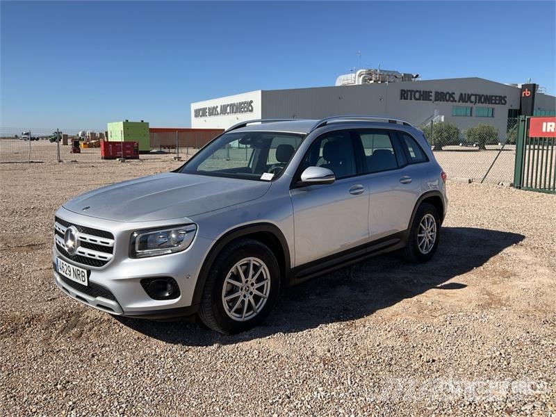 Mercedes-Benz GLB 180D 2WD SUV Kistehergépjárművek