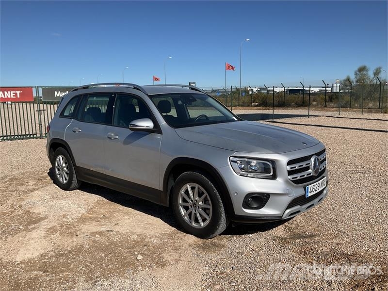 Mercedes-Benz GLB 180D 2WD SUV Kistehergépjárművek