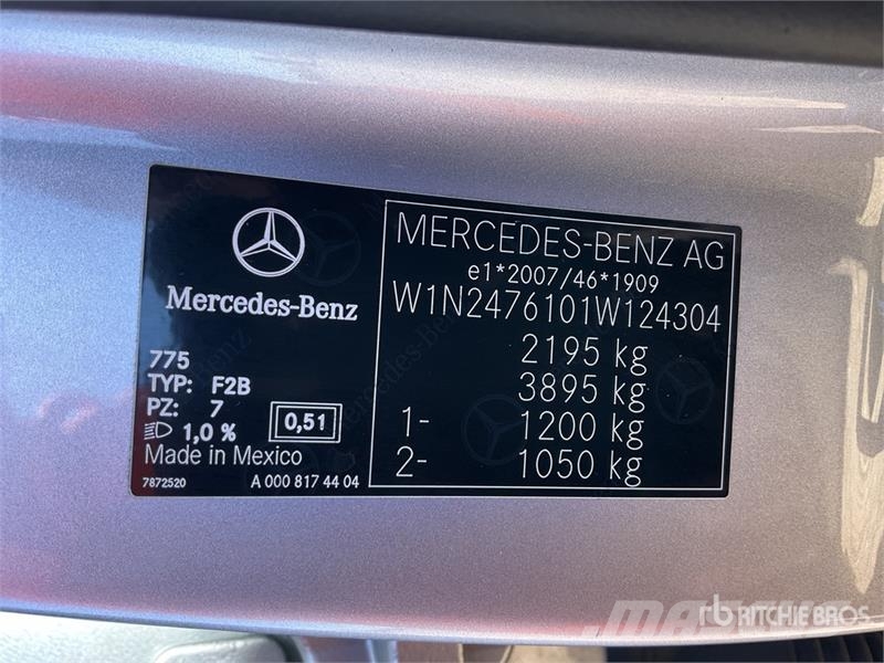 Mercedes-Benz GLB 180D 2WD SUV Kistehergépjárművek