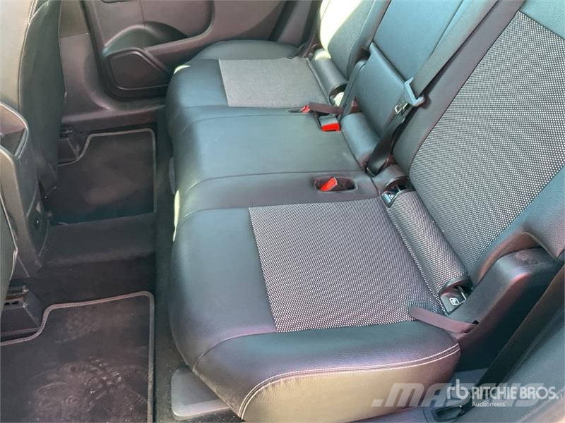 Mercedes-Benz GLB 180D 2WD SUV Kistehergépjárművek