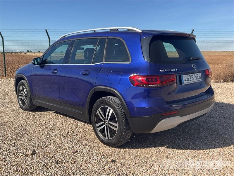 Mercedes-Benz GLB 200 D SUV 汽车