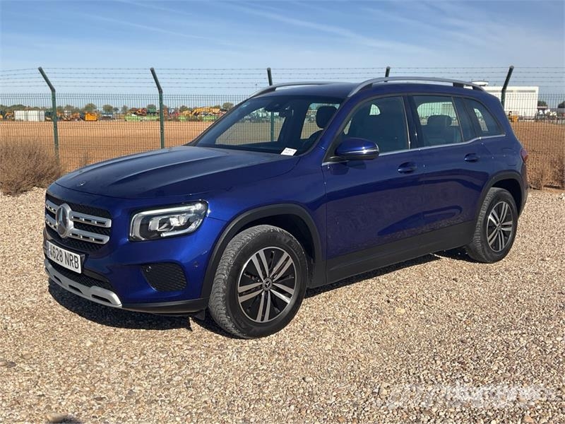 Mercedes-Benz GLB 200 D SUV 汽车