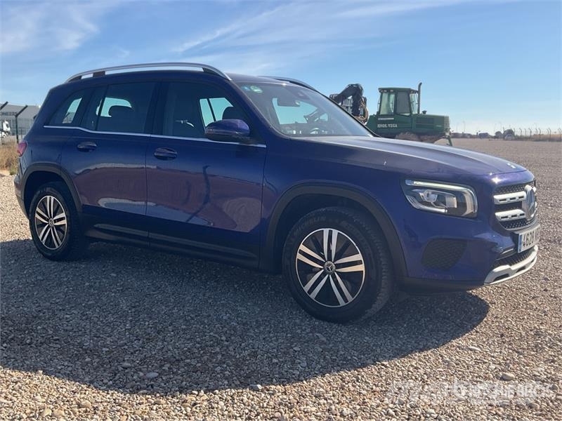 Mercedes-Benz GLB 200 D SUV 汽车