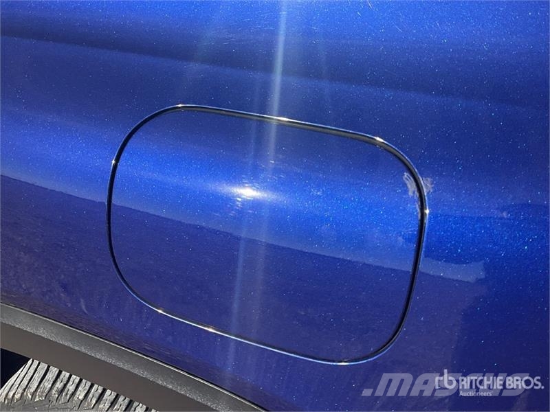 Mercedes-Benz GLB 200 D SUV 汽车