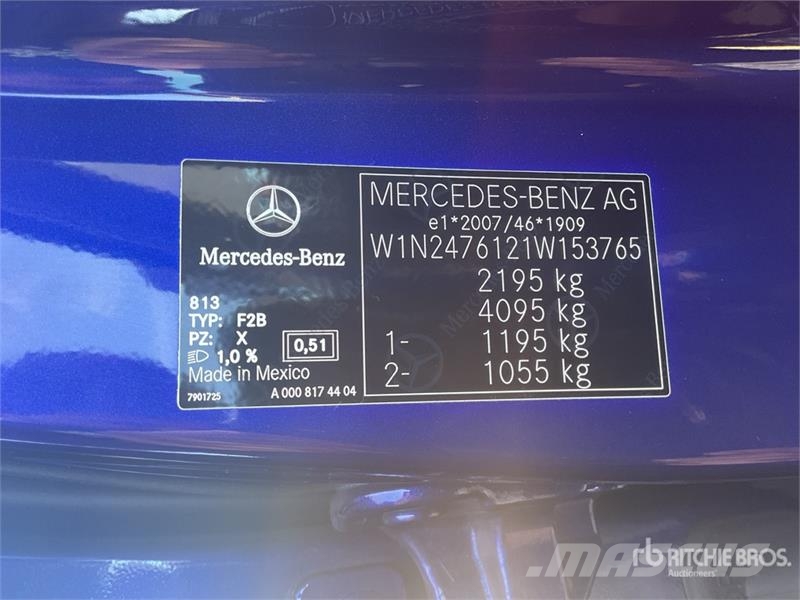 Mercedes-Benz GLB 200 D SUV 汽车