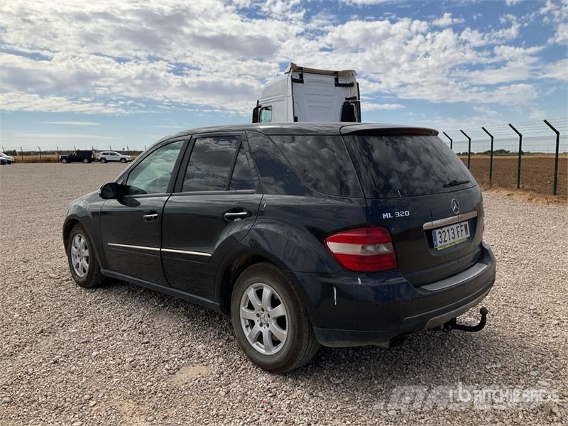 Mercedes-Benz ML320 자동차
