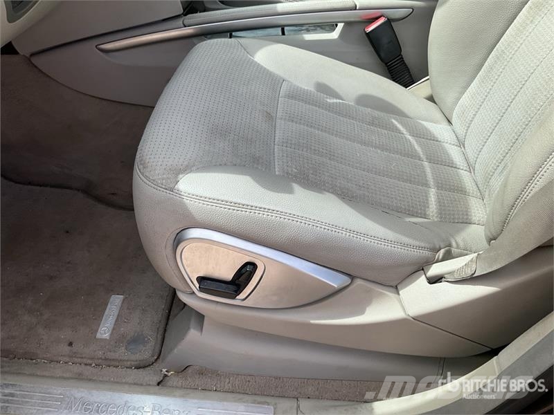 Mercedes-Benz ML320 자동차