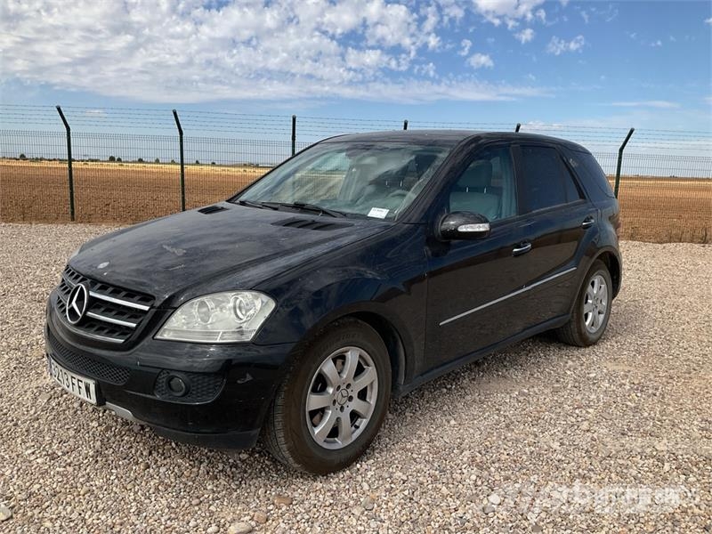 Mercedes-Benz ML320 자동차
