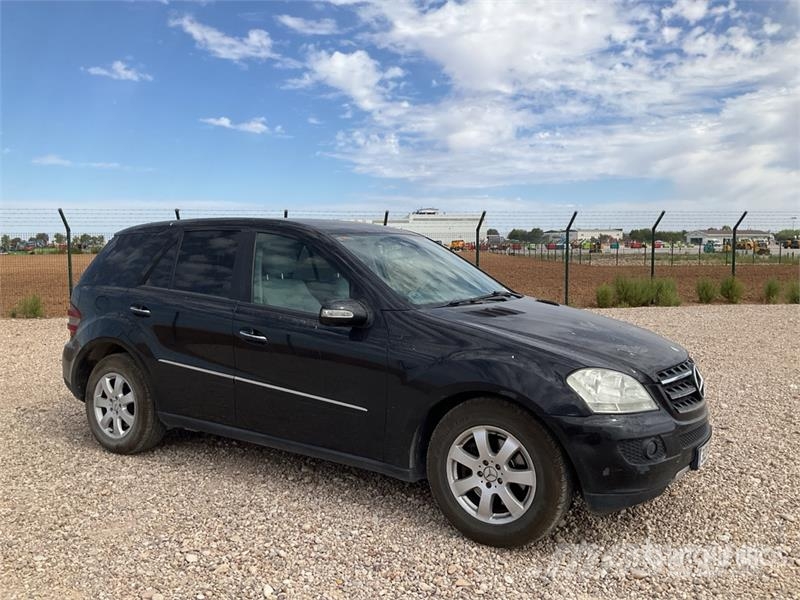 Mercedes-Benz ML320 자동차