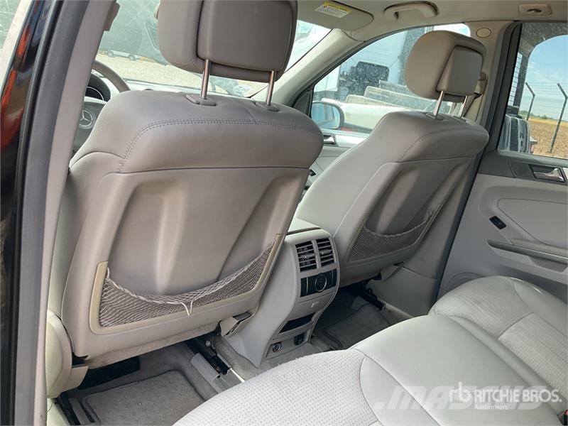 Mercedes-Benz ML320 자동차