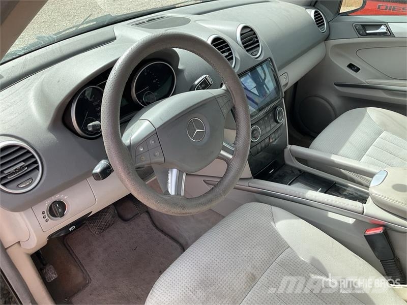 Mercedes-Benz ML320 자동차