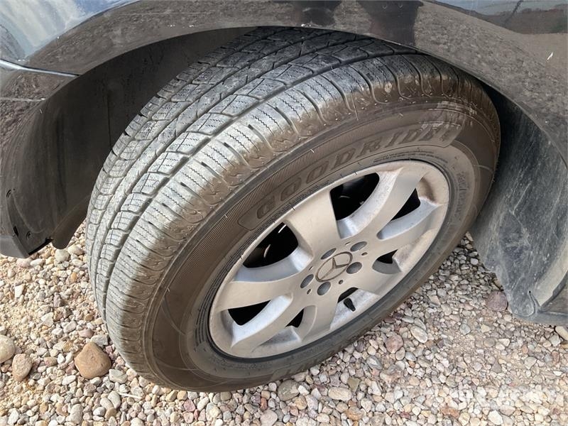 Mercedes-Benz ML320 자동차