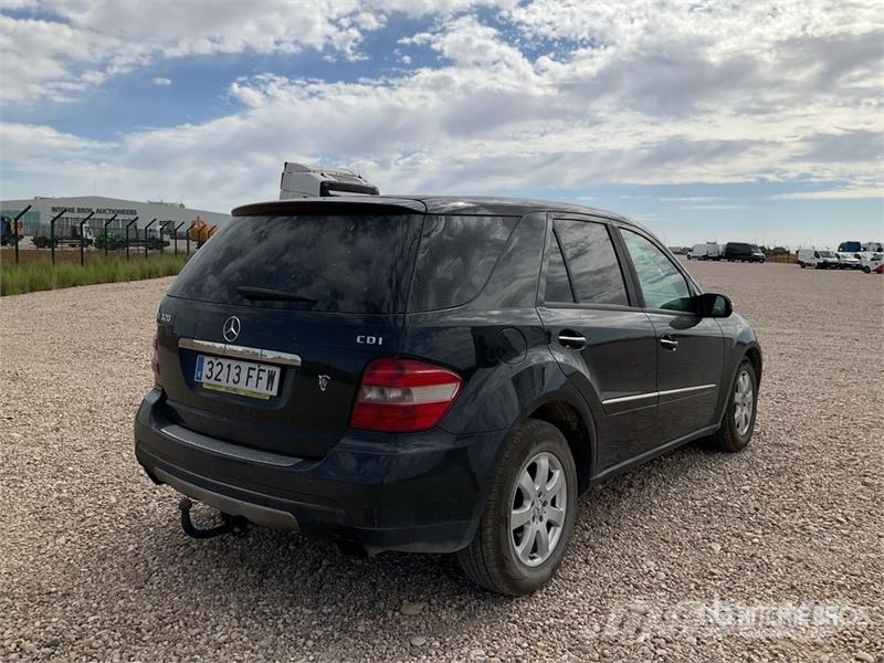 Mercedes-Benz ML320 자동차