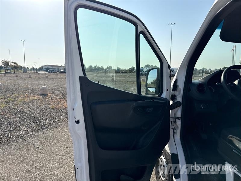 Mercedes-Benz Sprinter 314CDI Cargo Van Pakettiautot