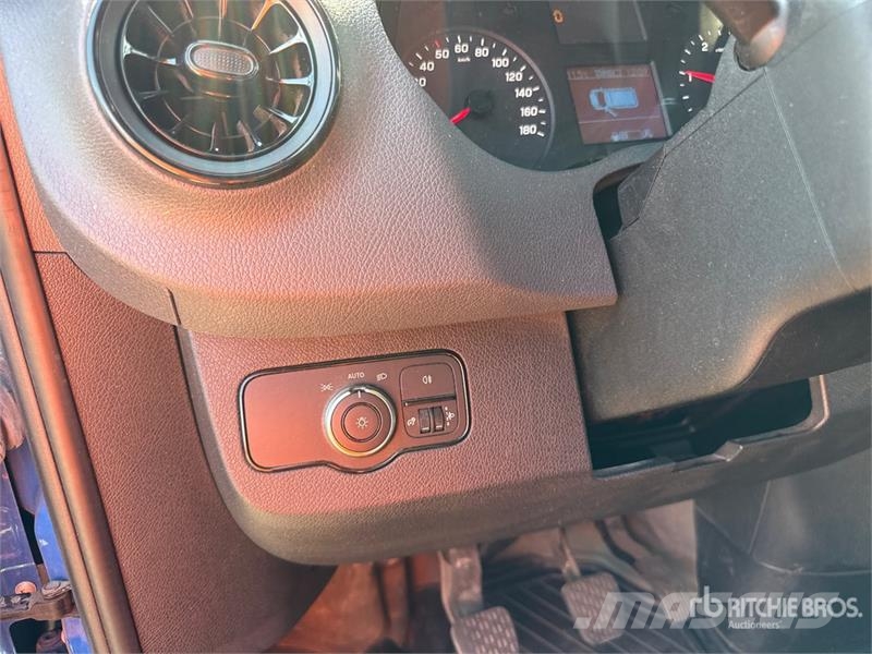 Mercedes-Benz Sprinter 211 CDi Cargo Van Utilitaire