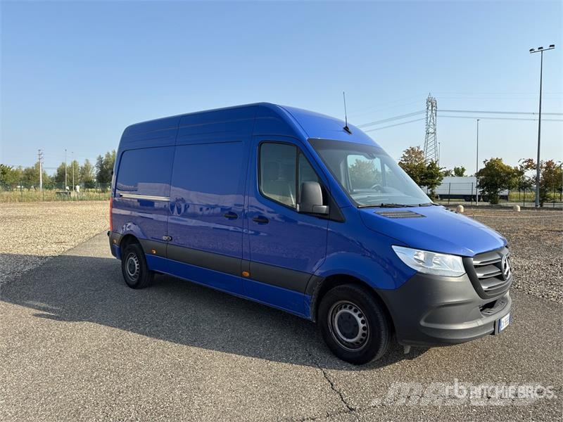 Mercedes-Benz Sprinter 311CDI Cargo Van Dodávky