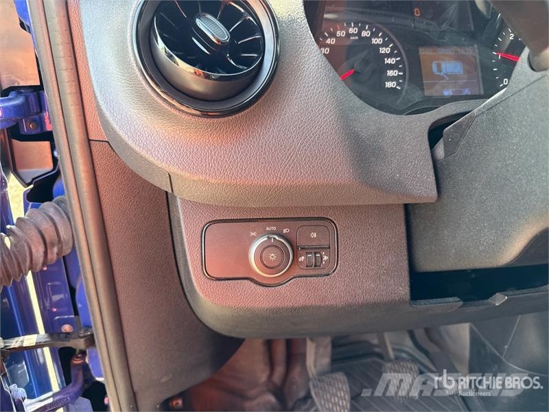 Mercedes-Benz Sprinter 311CDI Cargo Van Dodávky