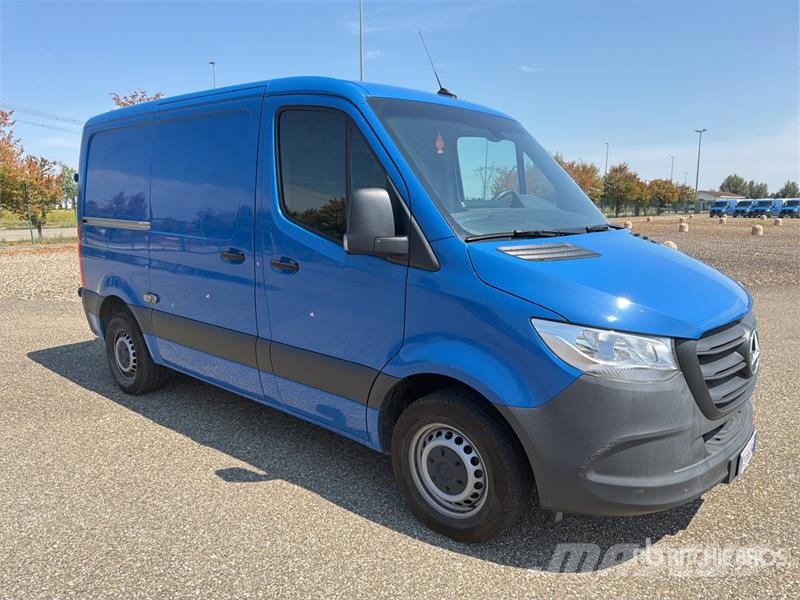 Mercedes-Benz Sprinter 211 CDi Cargo Van Utilitaire