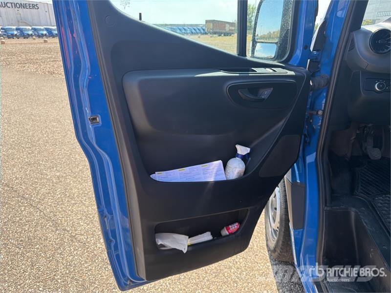 Mercedes-Benz Sprinter 211 CDi Cargo Van Lieferwagen