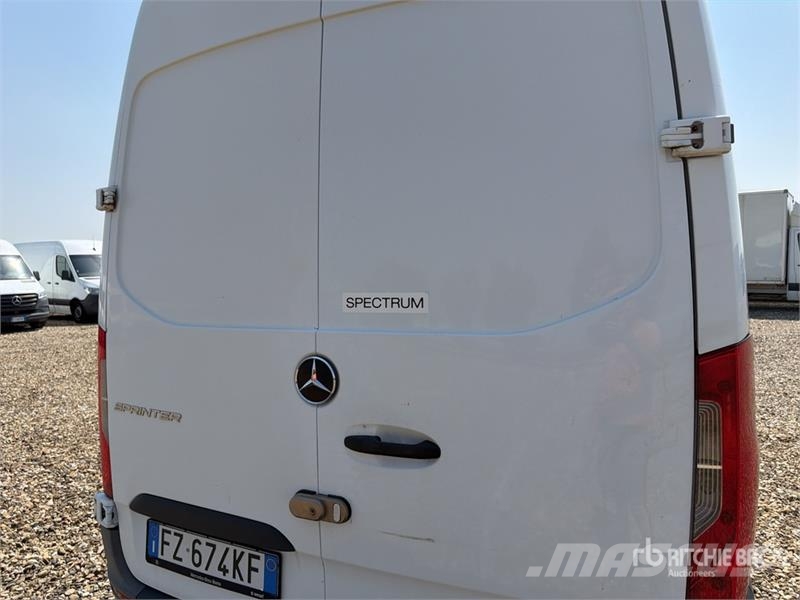 Mercedes-Benz Sprinter 314CDI Cargo Van Pakettiautot