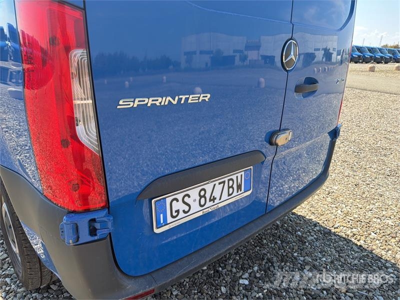 Mercedes-Benz Sprinter 211 CDi Cargo Van Lieferwagen