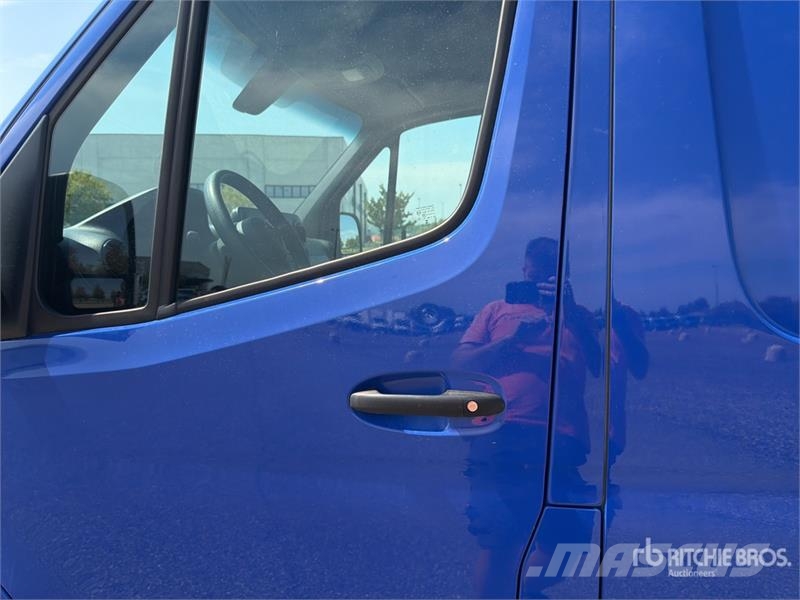 Mercedes-Benz Sprinter 311CDI Cargo Van Utilitaire