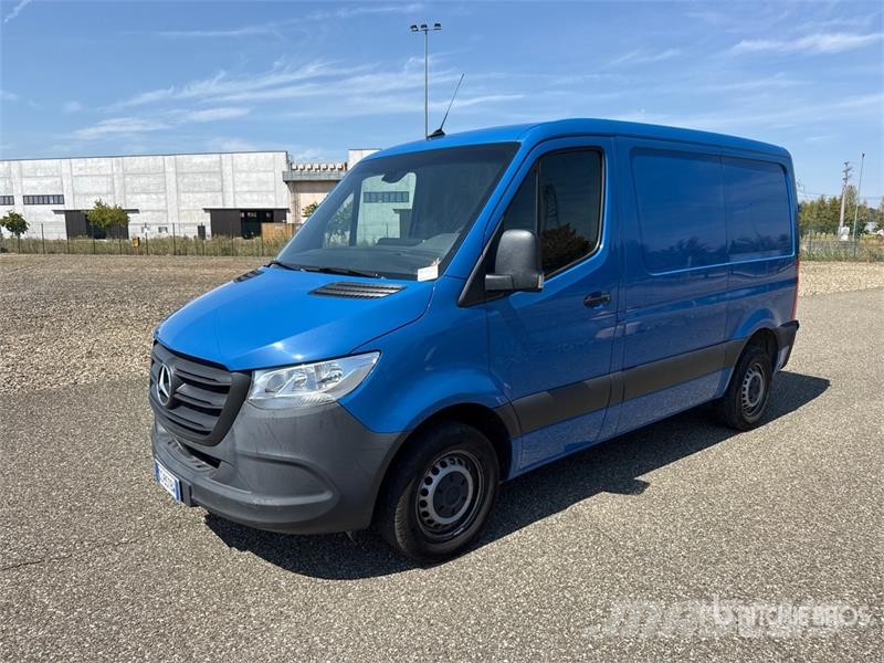 Mercedes-Benz Sprinter 211 CDi Cargo Van Utilitaire