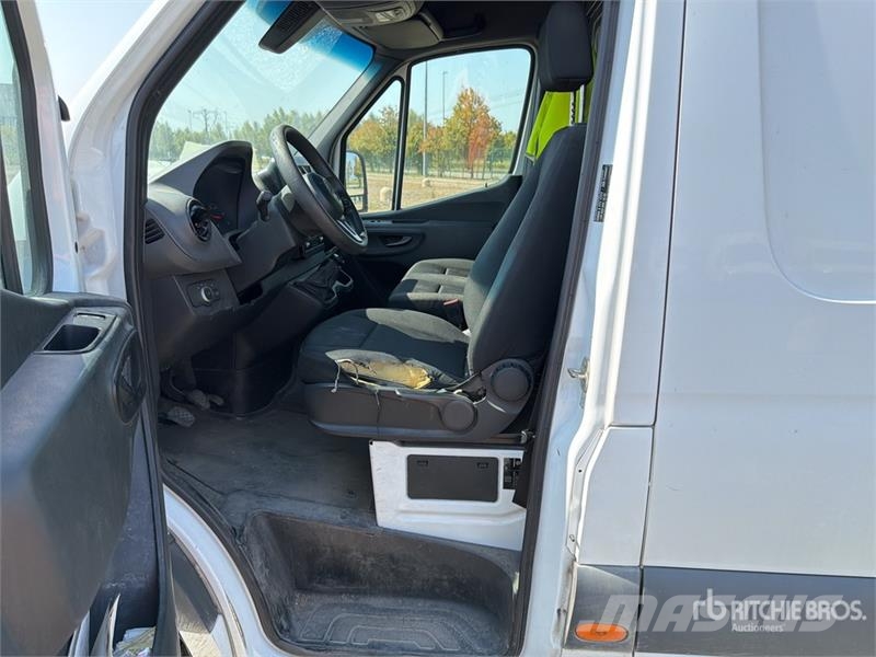 Mercedes-Benz Sprinter 314CDI Cargo Van Pakettiautot