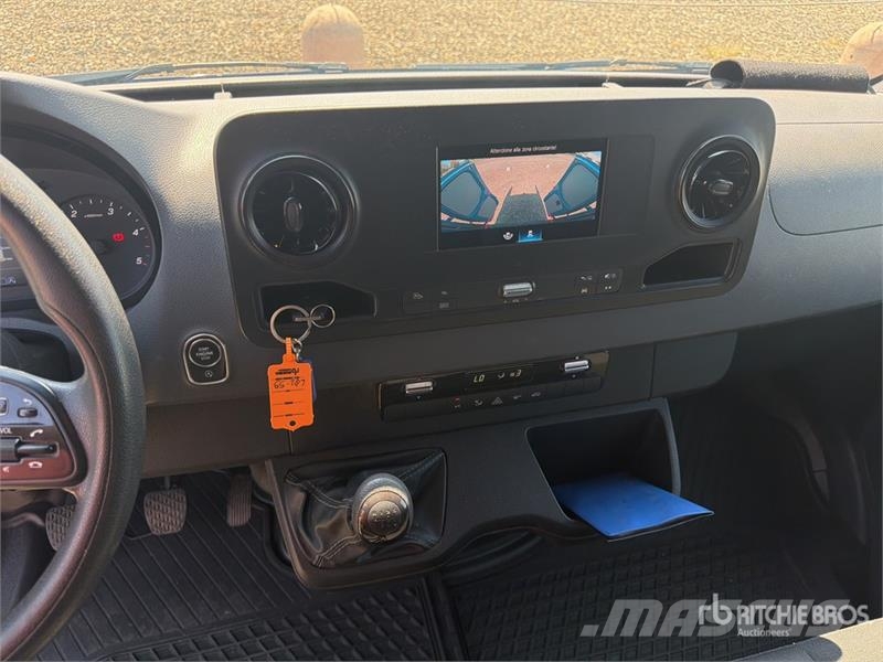 Mercedes-Benz Sprinter 211 CDi Cargo Van Utilitaire