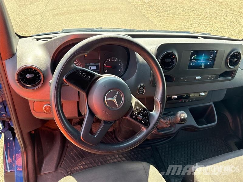 Mercedes-Benz Sprinter 211 CDi Cargo Van Pakettiautot