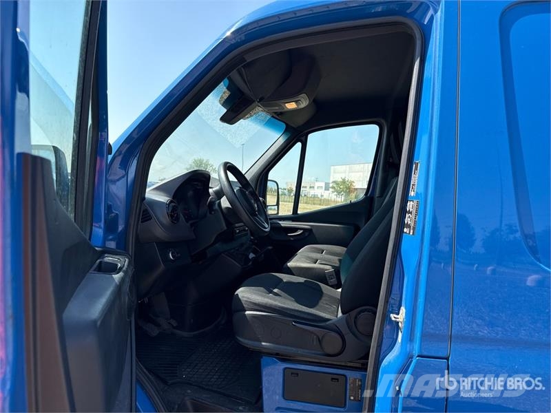 Mercedes-Benz Sprinter 211 CDi Cargo Van Lieferwagen