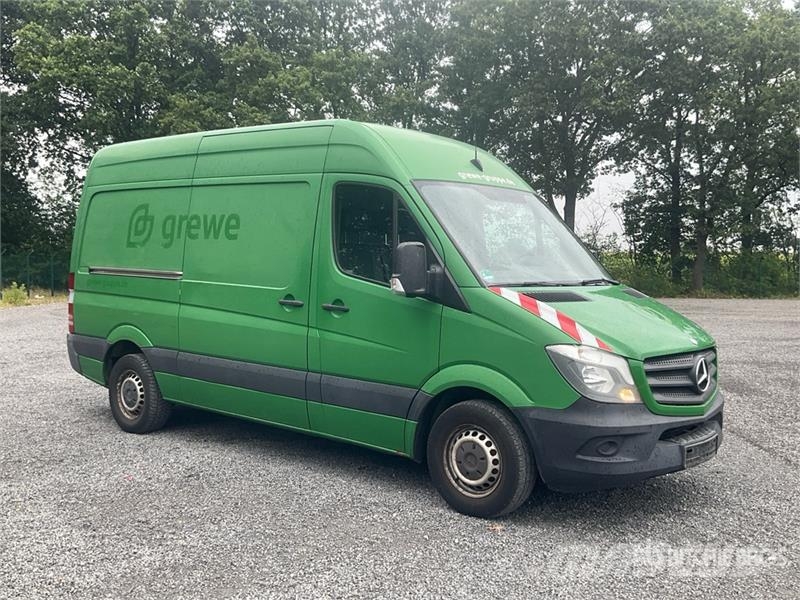 Mercedes-Benz Sprinter Cargo Van Panel vans