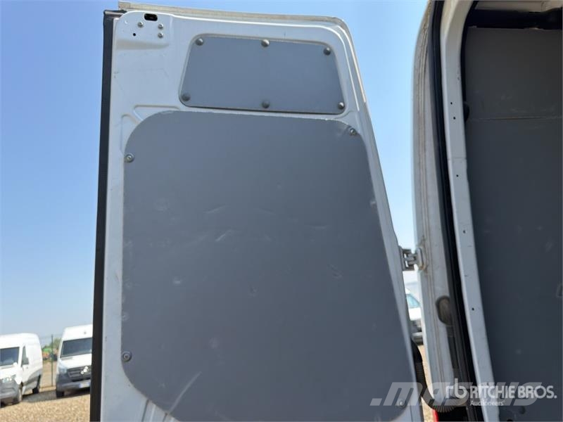 Mercedes-Benz Sprinter 314CDI Cargo Van Pakettiautot