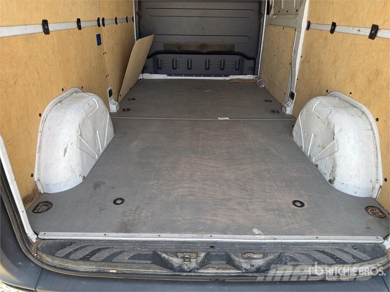 Mercedes-Benz Sprinter 311CDI Cargo Van Pakettiautot