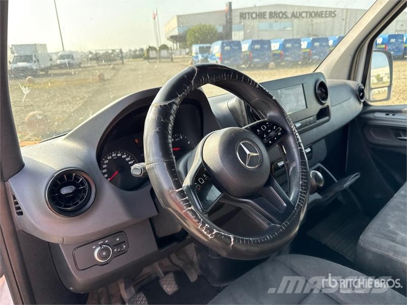 Mercedes-Benz Sprinter 311CDI Cargo Van Utilitaire
