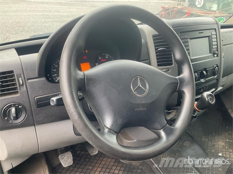Mercedes-Benz Sprinter Cargo Van Panel vans