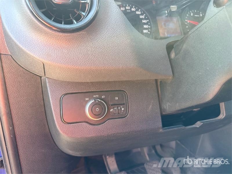 Mercedes-Benz Sprinter 311CDI Cargo Van Utilitaire