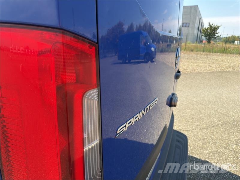 Mercedes-Benz Sprinter 311CDI Cargo Van Utilitaire