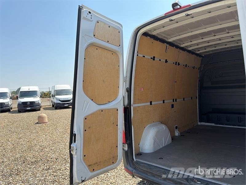 Mercedes-Benz Sprinter 311CDI Cargo Van Furgonetas cerradas