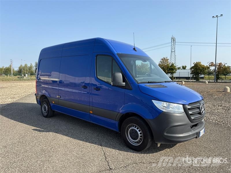 Mercedes-Benz Sprinter 311CDI Cargo Van Utilitaire
