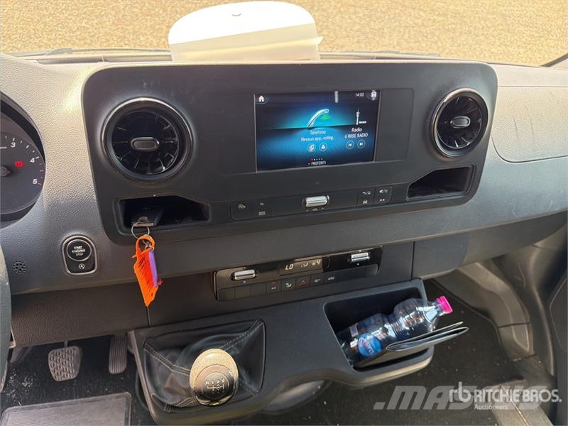 Mercedes-Benz Sprinter 311CDI Cargo Van Furgonetas cerradas