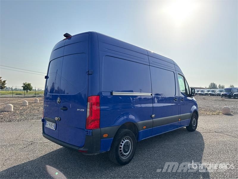 Mercedes-Benz Sprinter 311CDI Cargo Van Dodávky