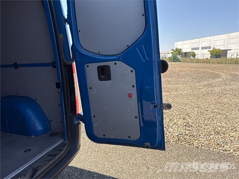 Mercedes-Benz Sprinter 211 CDi Cargo Van Pakettiautot