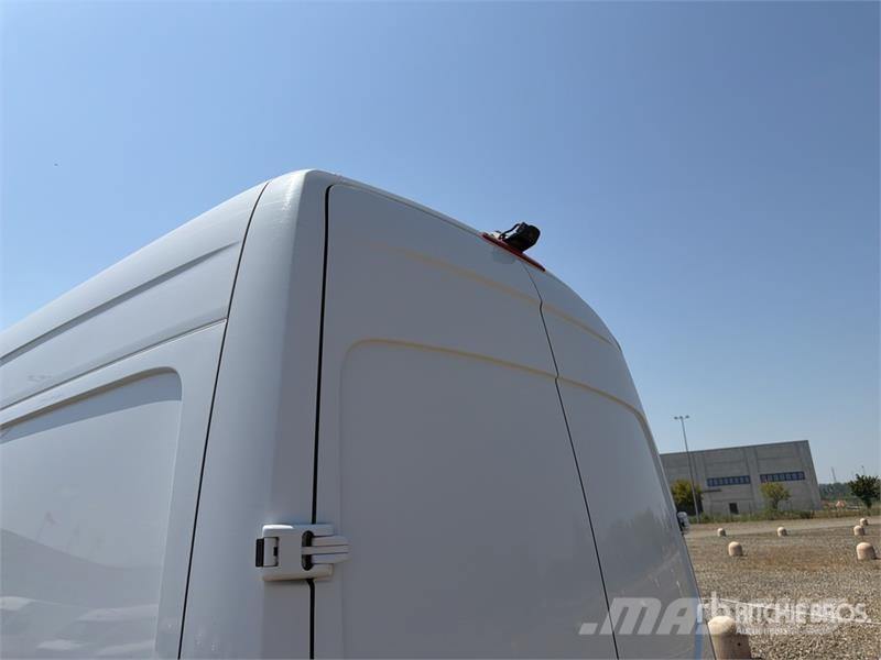 Mercedes-Benz Sprinter 311CDI Cargo Van Pakettiautot