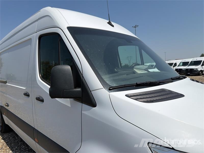 Mercedes-Benz Sprinter 311CDI Cargo Van Furgonetas cerradas