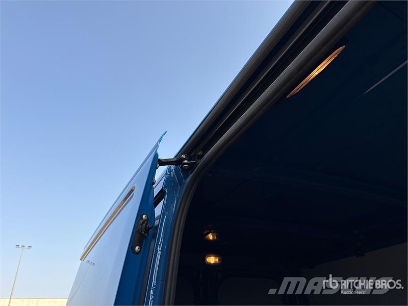 Mercedes-Benz Sprinter 211 CDi Cargo Van Utilitaire