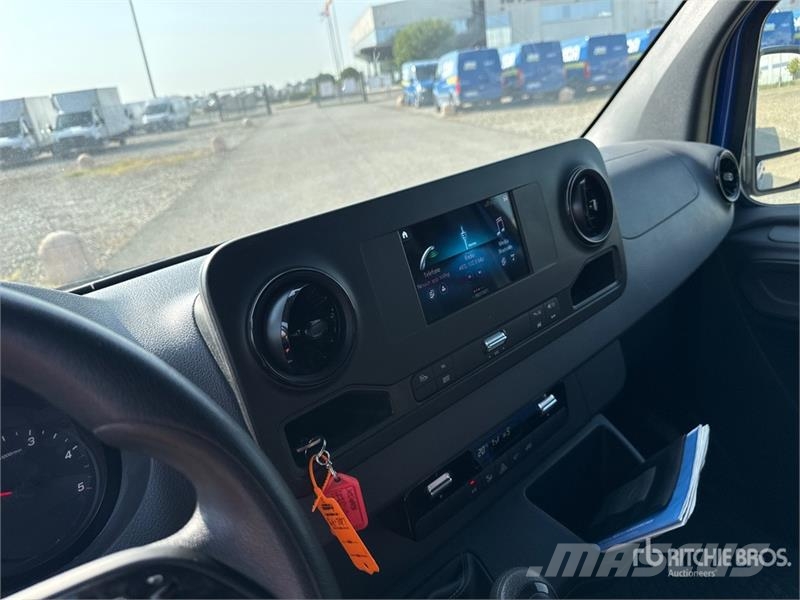 Mercedes-Benz Sprinter 311CDI Cargo Van Utilitaire