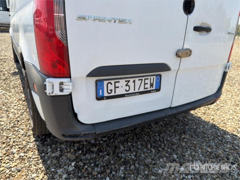 Mercedes-Benz Sprinter 311CDI Cargo Van Pakettiautot