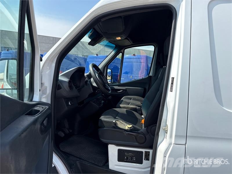 Mercedes-Benz Sprinter 311CDI Cargo Van Utilitaire